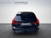 Gebraucht Volvo V60 Ultimate 455 PS (334 kW) 2023 Onyx black / metallic Kombi