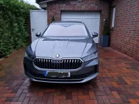Gebraucht Skoda Superb 150 PS (110 kW) 2025 Grau Kombi