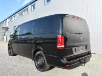 Gebraucht Mercedes V300 237 PS (174 kW) 2024 Schwarz Van / Kleinbus