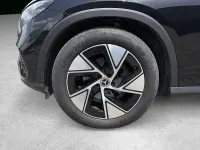 Gebraucht Mercedes GLC200 204 PS (150 kW) 2025 Metalliclack obsidianschwarz SUV