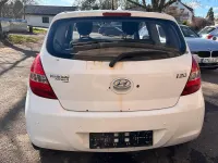 Gebraucht Hyundai i20 78 PS (57 kW) 2010 Weiß Kleinwagen