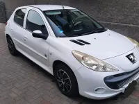 Gebraucht Peugeot 206+ 73 PS (53 kW) 2012 Weiß Kleinwagen