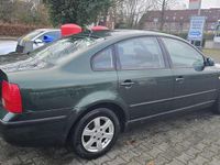 Gebraucht VW Passat Basis 110 PS (80 kW) 1998 Grün Limousine