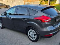 Gebraucht Ford Focus Trend 101 PS (74 kW) 2017 Magneticgrau (metallic) Kleinwagen
