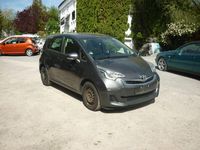 Gebraucht Toyota Verso-S Life 99 PS (72 kW) 2015 Grau Van / Kleinbus