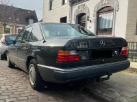 Second-hand Mercedes E200 118 CP (86 kW) 1989 Berlinǎ