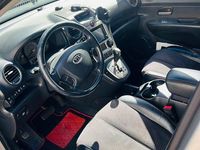 Gebraucht Kia Carens 140 PS (102 kW) 2007 Silber Van / Kleinbus