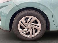 Gebraucht Hyundai i10 63 PS (46 kW) 2025 Mangrove green / mic Kleinwagen
