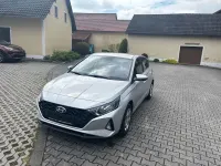 Gebraucht Hyundai i20 Select 101 PS (74 kW) 2021 Silber Kleinwagen