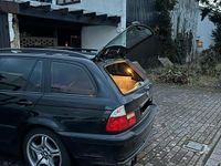 Gebraucht BMW 318 Basis 143 PS (105 kW) 2004 Schwarz Kombi