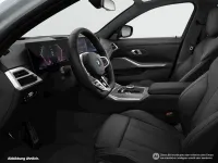 Gebraucht BMW 330e M Sport 292 PS (214 kW) 2025 Grau Limousine