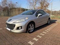 Gebraucht Peugeot 207 CC 115 PS (84 kW) 2011 Silber Cabrio