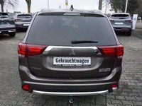 Gebraucht Mitsubishi Outlander P-HEV Plus 121 PS (88 kW) 2017 Granitbraun (m) SUV