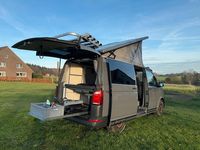 Gebraucht VW Transporter 150 PS (110 kW) 2018 Grau Van