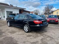 Gebraucht Mercedes E250 Avantgarde 204 PS (150 kW) 2011 Schwarz Limousine