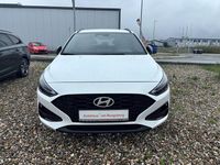Neu Hyundai i30 Advantage 101 PS (74 kW) 2025 Weiß Limousine