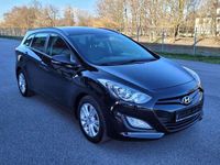 Gebraucht Hyundai i30 Trend 99 PS (72 kW) 2014 Phantom black Kombi