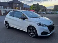 Gebraucht Peugeot 208 GT-line 107 PS (78 kW) 2017 Weiß Kleinwagen