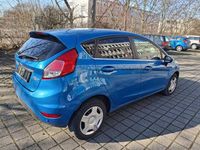 Gebraucht Ford Fiesta Ambiente 65 PS (47 kW) 2013 Blau Kleinwagen