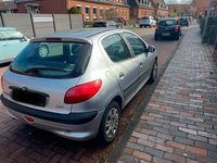 Gebraucht Peugeot 206 75 PS (55 kW) 1998 Silber Kleinwagen