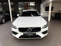Gebraucht Volvo V60 Momentum 197 PS (144 kW) 2020 Weiß Kombi