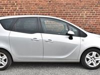 Gebraucht Opel Meriva 95 PS (69 kW) 2015 Silber Van / Kleinbus