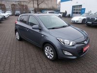 Gebraucht Hyundai i20 101 PS (74 kW) 2014 Grau Kleinwagen