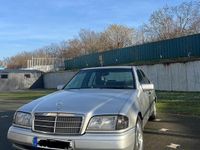 Gebraucht Mercedes C180 122 PS (89 kW) 1997 Silber Limousine