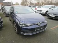 Gebraucht VW Golf VII Life 150 PS (110 kW) 2021 Blau Kleinwagen