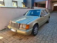 Gebraucht Mercedes E260 160 PS (117 kW) 1986 Andere farben Limousine