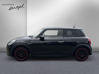 Gebraucht Mini Cooper Essential 136 PS (100 kW) 2023 Midnight black ii Kleinwagen