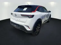 Gebraucht Opel Mokka GS Line 101 PS (74 kW) 2023 Jade weiss/arktis weiss (metallic) SUV