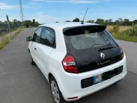 Gebraucht Renault Twingo Life 69 PS (50 kW) 2016 Weiß Kleinwagen