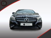 Gebraucht Mercedes A180 Urban 122 PS (89 kW) 2015 Schwarz Kleinwagen