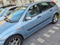 Second-hand Ford Focus 101 CP (74 kW) 2004 Albastru Hatchback