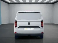 Second-hand VW Multivan 110 CP (80 kW) 2025 Alb Monovolum
