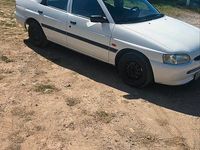 Gebraucht Ford Escort 90 PS (66 kW) 1996 Weiß Limousine