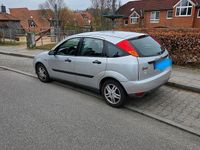 Gebraucht Ford Focus 100 PS (73 kW) 2002 Silber Kleinwagen