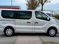 Gebraucht Opel Vivaro 145 PS (106 kW) 2015 Silber Van / Kleinbus