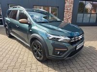Gebraucht Dacia Jogger Extreme 110 PS (80 kW) 2025 Grün Van / Kleinbus
