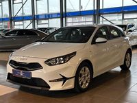 Gebraucht Kia Ceed Edition 7 120 PS (88 kW) 2022 Weiß Kleinwagen
