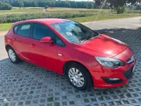 Gebraucht Opel Astra 78 PS (57 kW) 2013 Rot Limousine