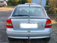 Gebraucht Opel Astra 101 PS (74 kW) 1999 Silber Limousine