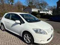 Gebraucht Toyota Auris 96 PS (70 kW) 2012 Weiß Kleinwagen