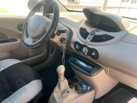 Second-hand Renault Twingo 58 CP (42 kW) 2008 Negru Hatchback