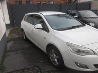 Gebraucht Opel Astra Edition 165 PS (121 kW) 2012 Weiß Kombi