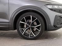 Gebraucht VW Touareg IQ Drive 286 PS (210 kW) 2024 Siliziumgrau metallic SUV