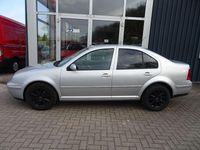 Gebraucht VW Bora 75 PS (55 kW) 2002 Silber Limousine