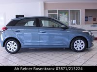 Gebraucht Hyundai i20 Trend 90 PS (66 kW) 2015 Blau Kleinwagen