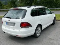 Gebraucht VW Golf VI 105 PS (77 kW) 2011 Weiß Kleinwagen